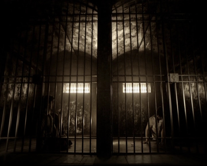 VampireDiariesWorld-dot-org_5x09TheCell0842.jpg
