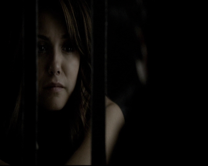 VampireDiariesWorld-dot-org_5x09TheCell0912.jpg
