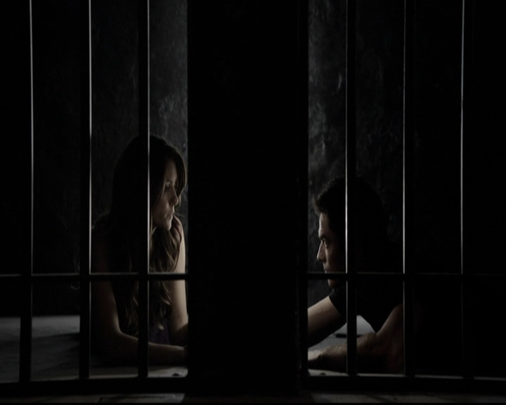 VampireDiariesWorld-dot-org_5x09TheCell0914.jpg