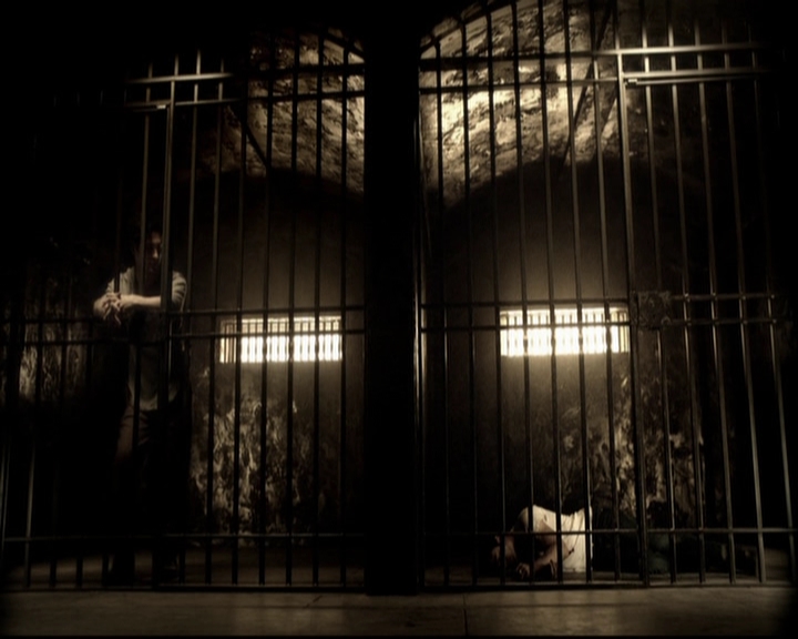 VampireDiariesWorld-dot-org_5x09TheCell1029.jpg