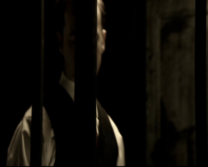 VampireDiariesWorld-dot-org_5x09TheCell1185.jpg VampireDiariesWorld-dot-org_5x09TheCell1185.jpg