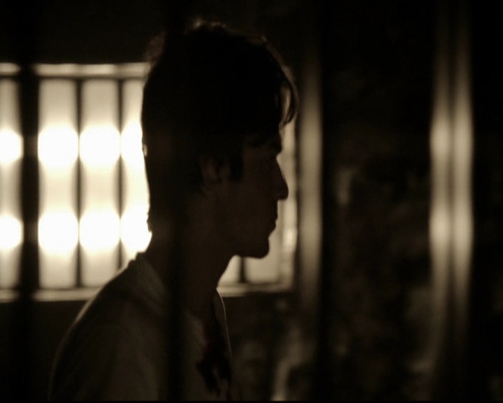 VampireDiariesWorld-dot-org_5x09TheCell1206.jpg