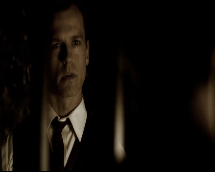 VampireDiariesWorld-dot-org_5x09TheCell1247.jpg