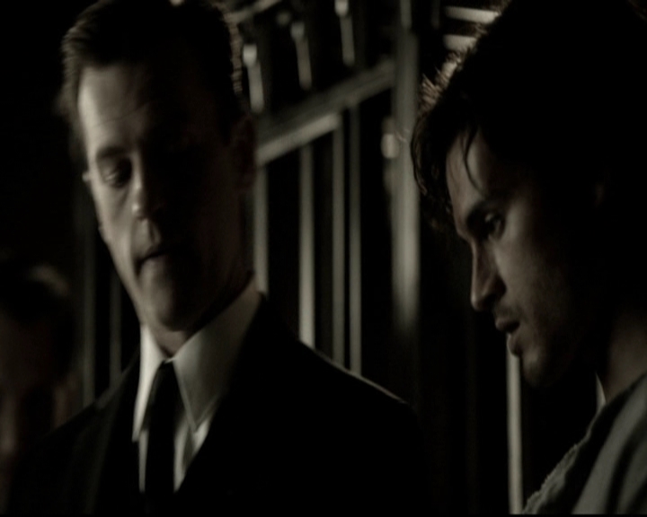 VampireDiariesWorld-dot-org_5x09TheCell1317.jpg