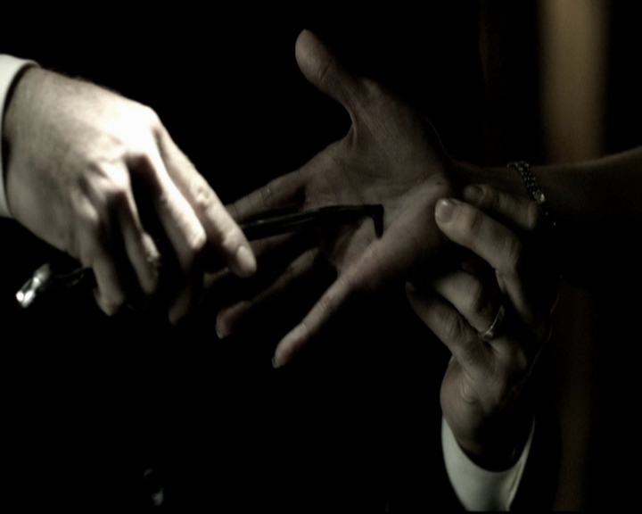 VampireDiariesWorld-dot-org_5x09TheCell1327.jpg