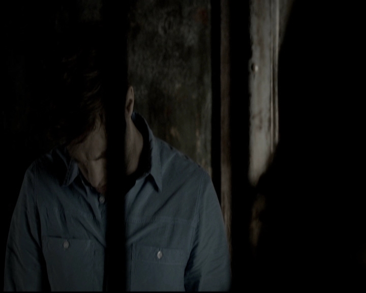 VampireDiariesWorld-dot-org_5x09TheCell1931.jpg