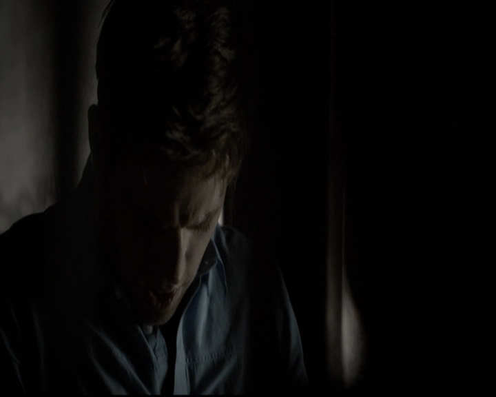 VampireDiariesWorld-dot-org_5x09TheCell1934.jpg