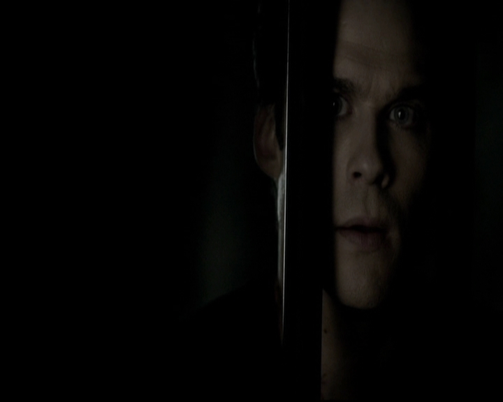 VampireDiariesWorld-dot-org_5x09TheCell1971.jpg