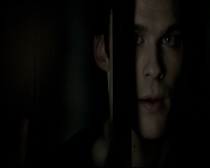 VampireDiariesWorld-dot-org_5x09TheCell1982.jpg