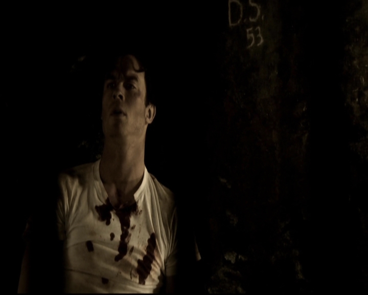 VampireDiariesWorld-dot-org_5x09TheCell2005.jpg