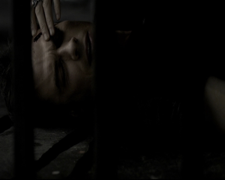 VampireDiariesWorld-dot-org_5x09TheCell2255.jpg