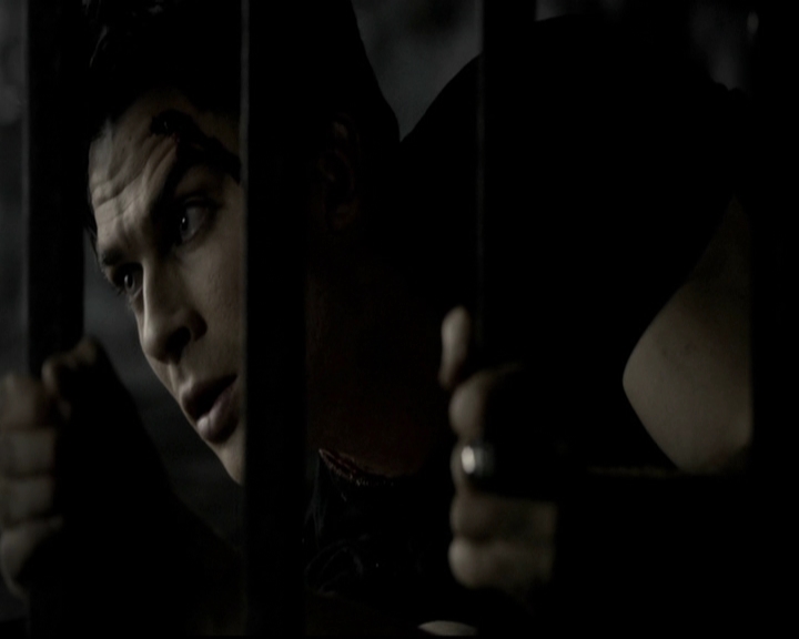 VampireDiariesWorld-dot-org_5x09TheCell2268.jpg