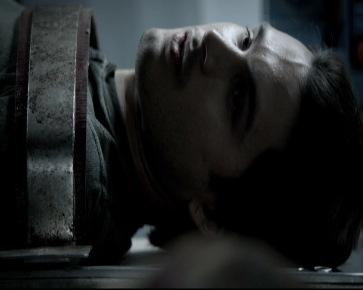 VampireDiariesWorld-dot-org_5x09TheCell2306.jpg