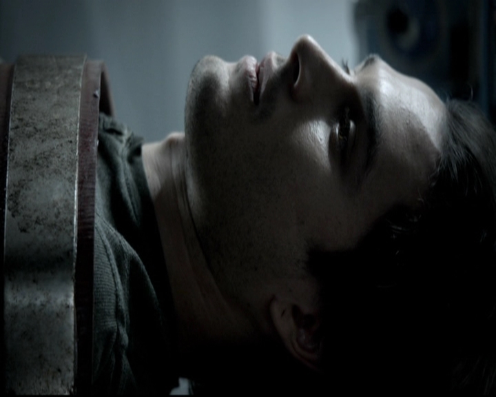 VampireDiariesWorld-dot-org_5x09TheCell2310.jpg