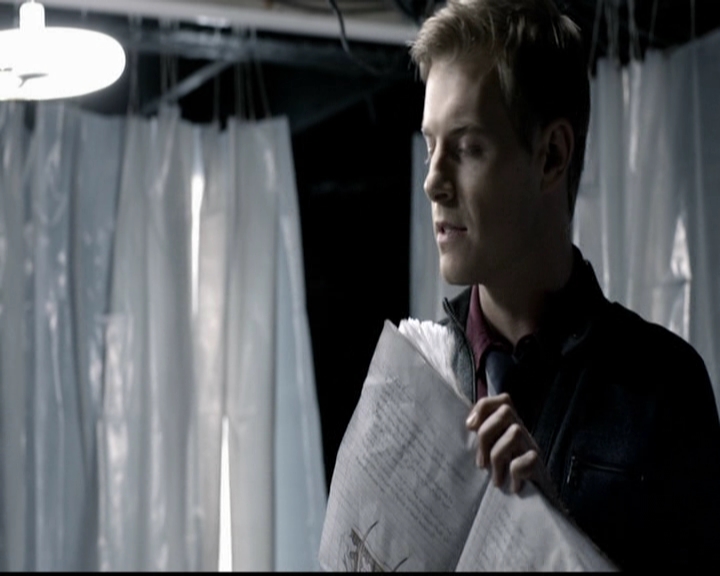 VampireDiariesWorld-dot-org_5x10FiftyShadesOfGrayson0413.jpg