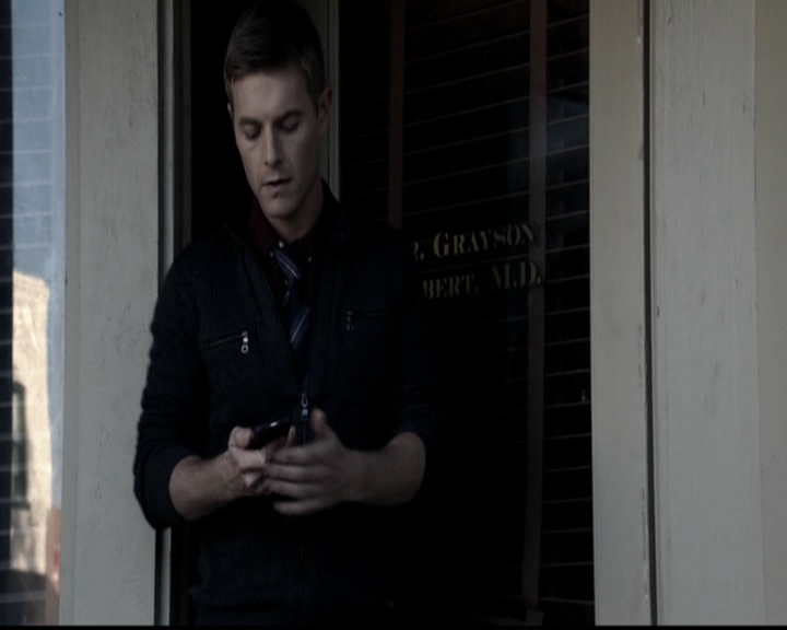 VampireDiariesWorld-dot-org_5x10FiftyShadesOfGrayson0501.jpg