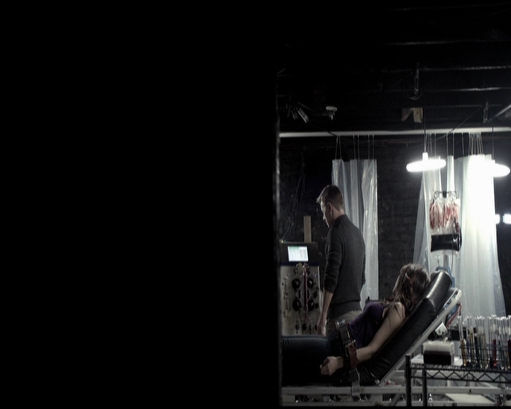 VampireDiariesWorld-dot-org_5x10FiftyShadesOfGrayson0976.jpg