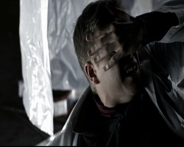 VampireDiariesWorld-dot-org_5x10FiftyShadesOfGrayson2238.jpg