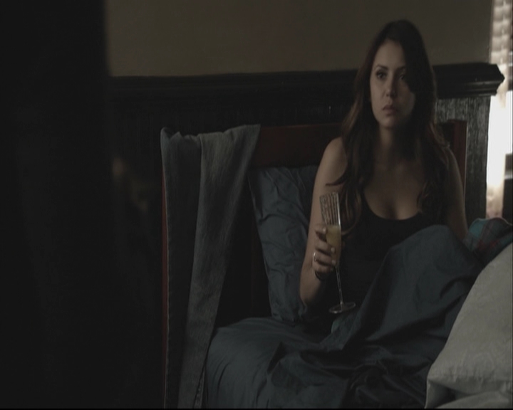 VampireDiariesWorld-dot-org_5x11-500YearsOfSolitude-deletedscene0009.jpg