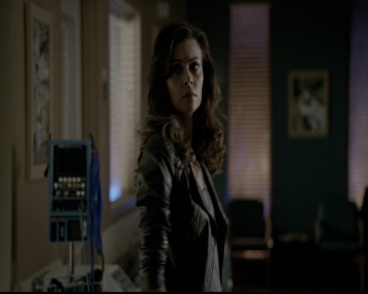 VampireDiariesWorld-dot-org_5x11-500YearsOfSolitude0110.jpg