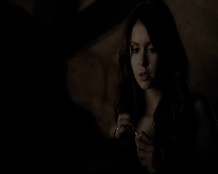 VampireDiariesWorld-dot-org_5x11-500YearsOfSolitude2201.jpg