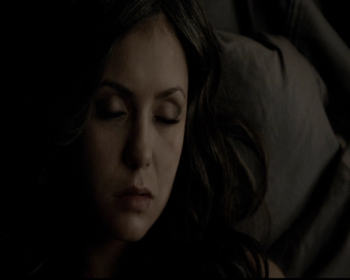 VampireDiariesWorld-dot-org_5x11-500YearsOfSolitude2251.jpg