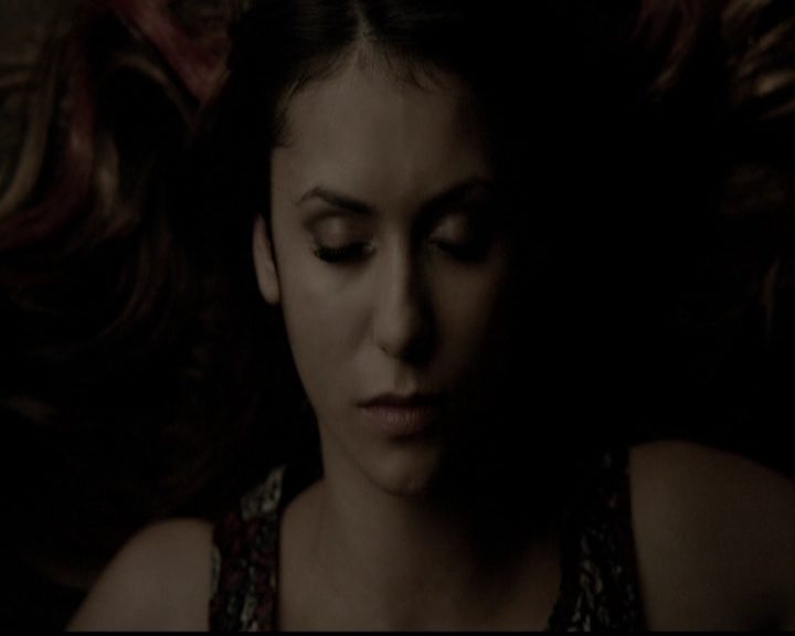 VampireDiariesWorld-dot-org_5x11-500YearsOfSolitude2253.jpg