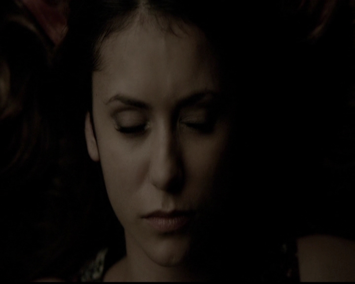VampireDiariesWorld-dot-org_5x11-500YearsOfSolitude2256.jpg