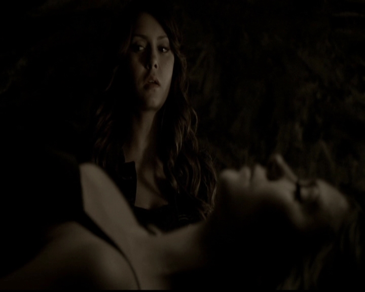 VampireDiariesWorld-dot-org_5x12TheDevilInside3772.jpg