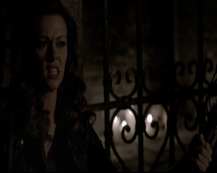 VampireDiariesWorld-dot-org_5x12TheDevilInside3959.jpg