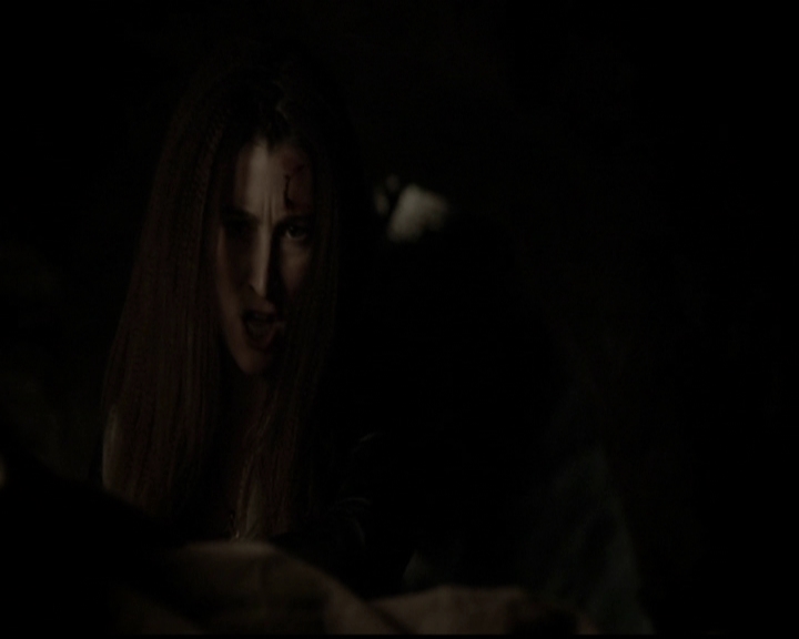 VampireDiariesWorld-dot-org_5x12TheDevilInside4014.jpg