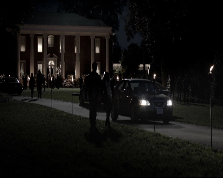 VampireDiariesWorld-dot-org_5x12TheDevilInside4264.jpg