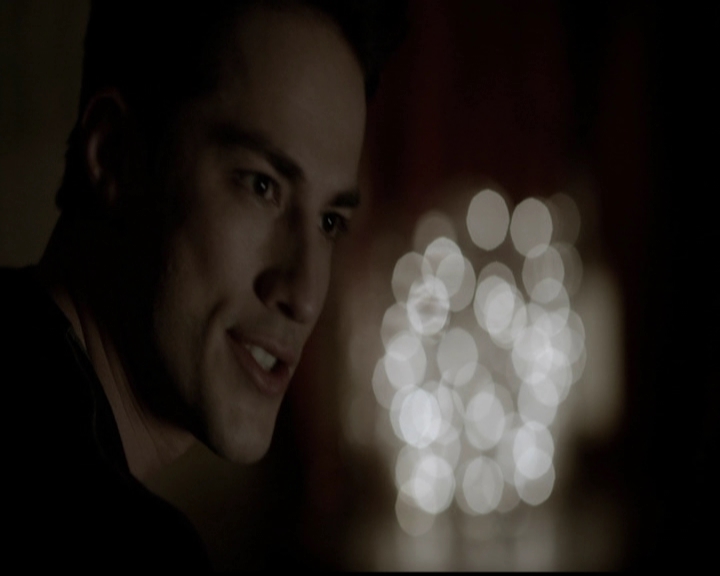 VampireDiariesWorld-dot-org_5x12TheDevilInside4321.jpg