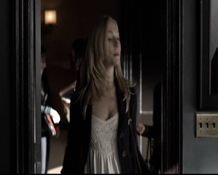 VampireDiariesWorld-dot-org_5x13TotalEclipseOfTheHeart0058.jpg