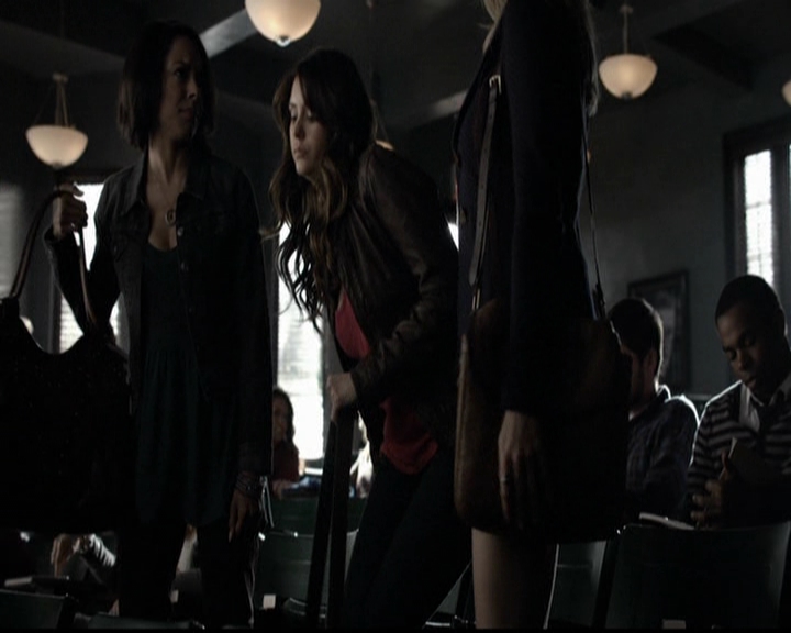 VampireDiariesWorld-dot-org_5x13TotalEclipseOfTheHeart0069.jpg