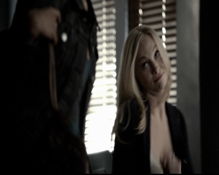 VampireDiariesWorld-dot-org_5x13TotalEclipseOfTheHeart0071.jpg