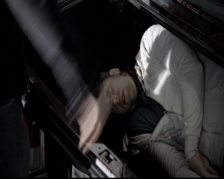 VampireDiariesWorld-dot-org_5x13TotalEclipseOfTheHeart0142.jpg