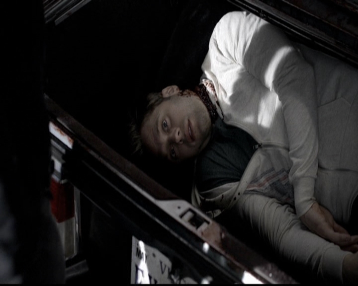 VampireDiariesWorld-dot-org_5x13TotalEclipseOfTheHeart0143.jpg