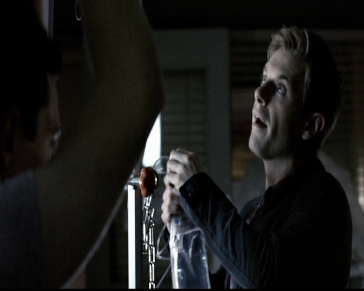 VampireDiariesWorld-dot-org_5x13TotalEclipseOfTheHeart0364.jpg