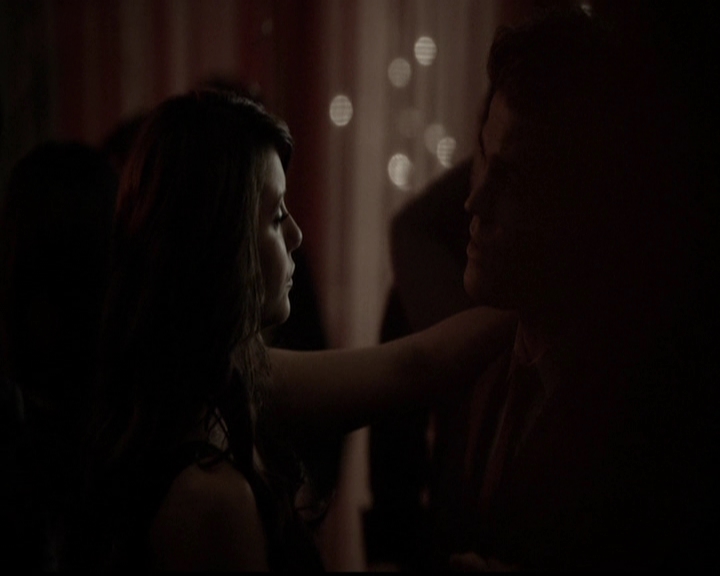 VampireDiariesWorld-dot-org_5x13TotalEclipseOfTheHeart1036.jpg