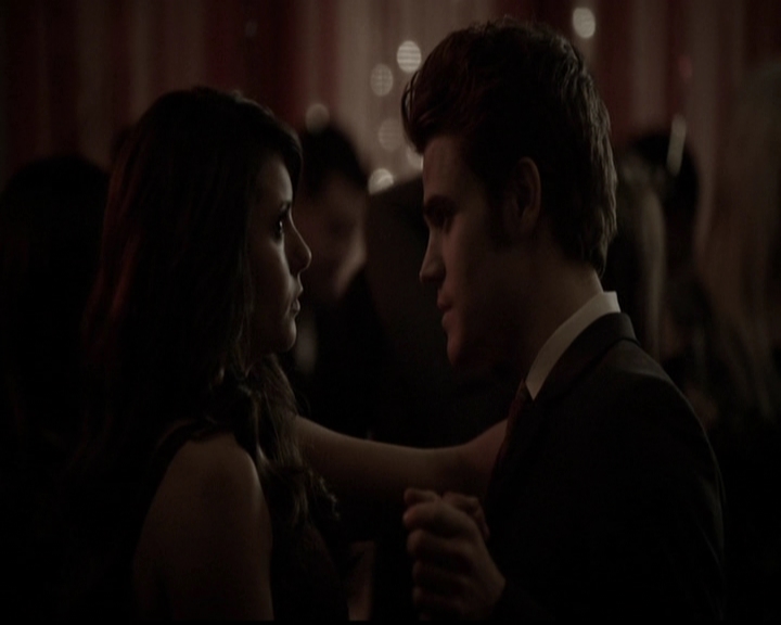 VampireDiariesWorld-dot-org_5x13TotalEclipseOfTheHeart1037.jpg