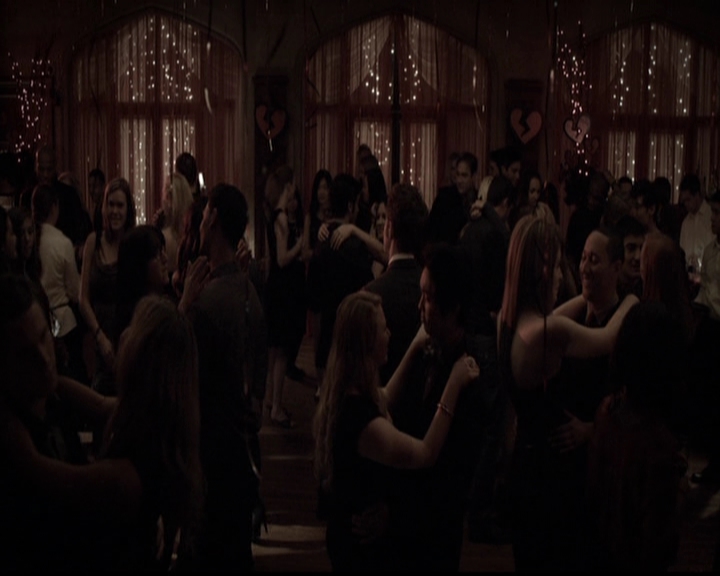 VampireDiariesWorld-dot-org_5x13TotalEclipseOfTheHeart1100.jpg