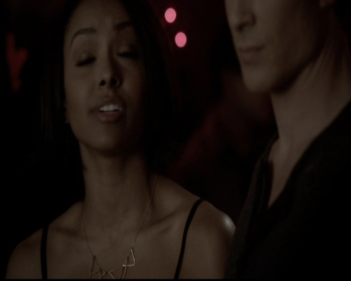VampireDiariesWorld-dot-org_5x13TotalEclipseOfTheHeart1217.jpg