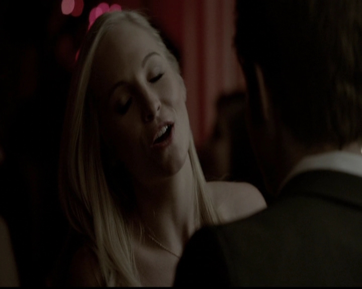 VampireDiariesWorld-dot-org_5x13TotalEclipseOfTheHeart1232.jpg