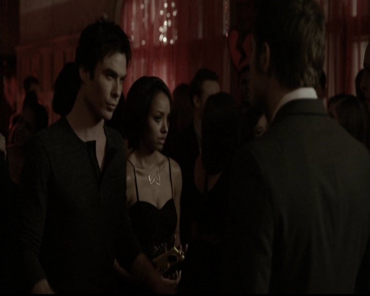 VampireDiariesWorld-dot-org_5x13TotalEclipseOfTheHeart1294.jpg