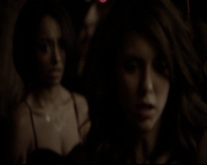 VampireDiariesWorld-dot-org_5x13TotalEclipseOfTheHeart1334.jpg