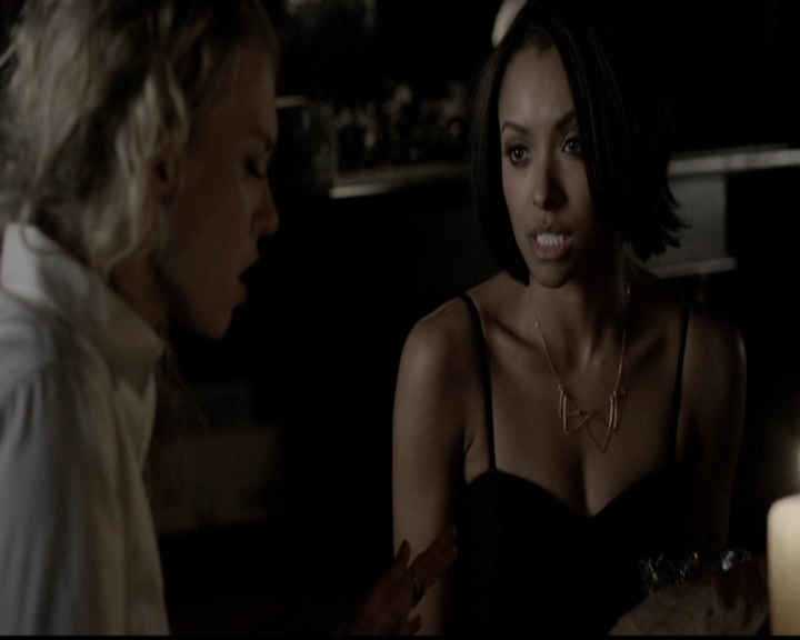 VampireDiariesWorld-dot-org_5x13TotalEclipseOfTheHeart1577.jpg