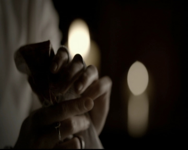 VampireDiariesWorld-dot-org_5x13TotalEclipseOfTheHeart1591.jpg