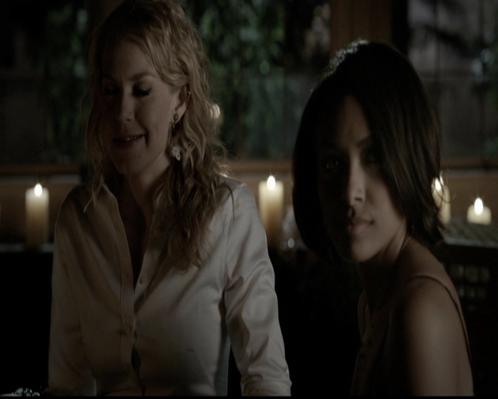 VampireDiariesWorld-dot-org_5x13TotalEclipseOfTheHeart1612.jpg