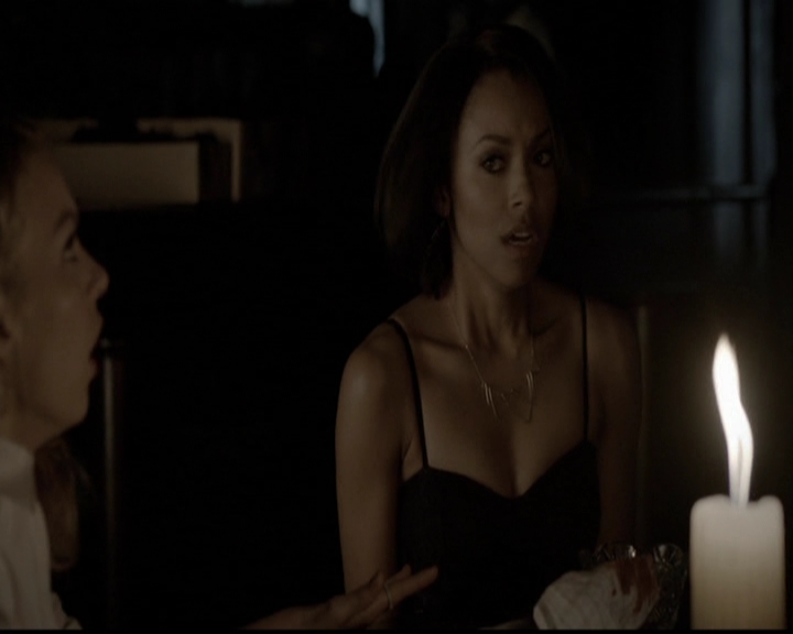 VampireDiariesWorld-dot-org_5x13TotalEclipseOfTheHeart1618.jpg